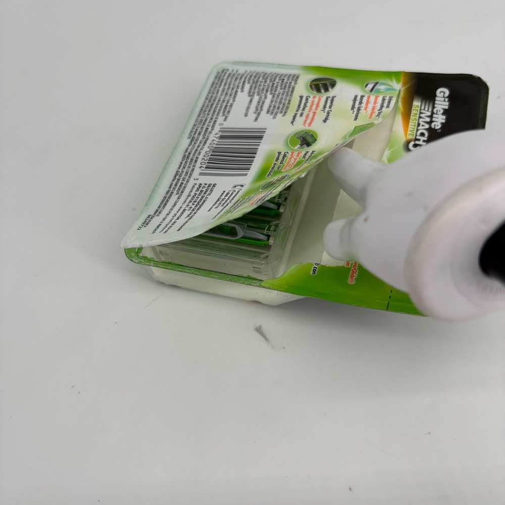 Gillette Mach3 Sensitive Razor Blade Refills 5‎ Count Cartridges Open box - Picture 2 of 4